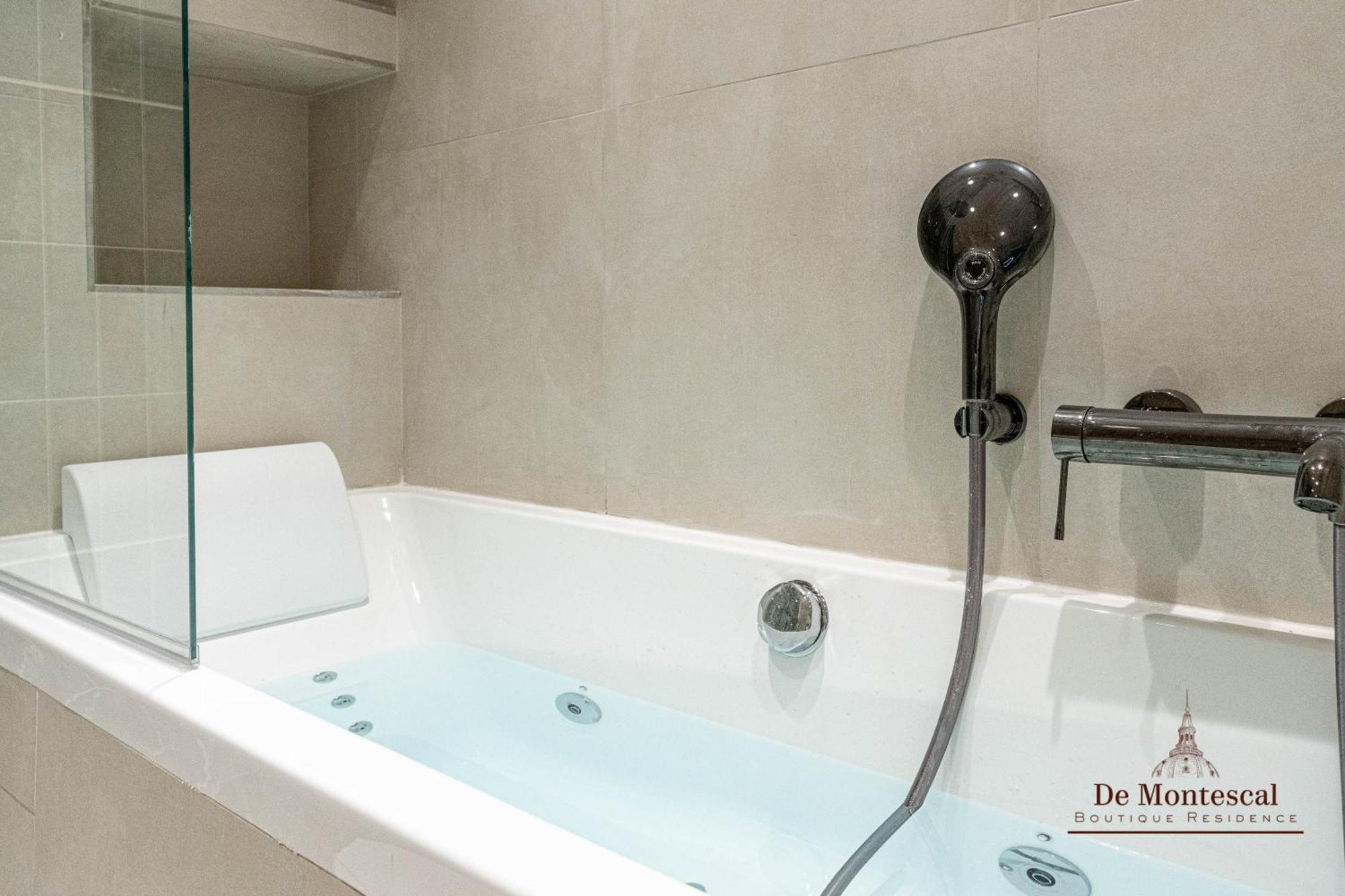 De Montescal - Hot Tub And Ac Cosy Apartment A Prime Location 40M2 Париж Экстерьер фото